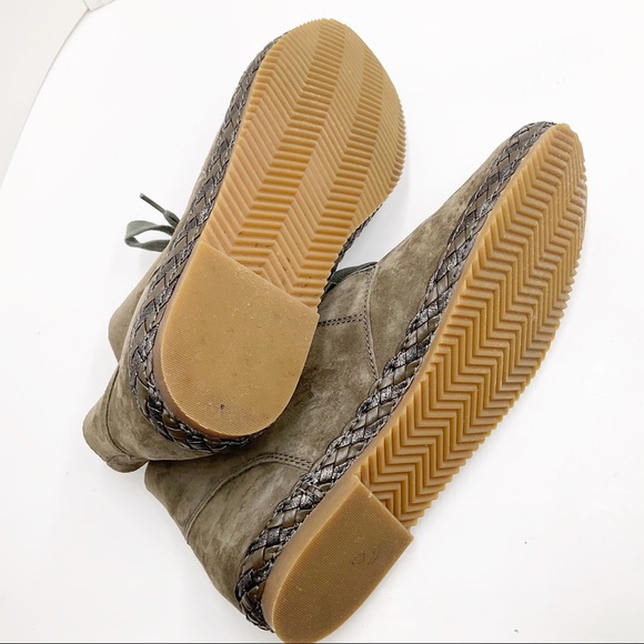 {Aetrex} Addison Suede Lace-Up Sneaker Booties - Picture 12 of 16